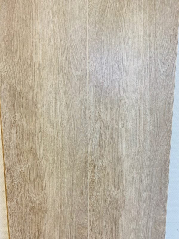 Creamed Grey Oak XL 8mm V4 24cm inclusief gratis ondervloer!