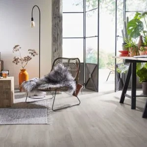 Lichtgrijs eiken 8mm 24cm extra breed inclusief gratis ondervloer!